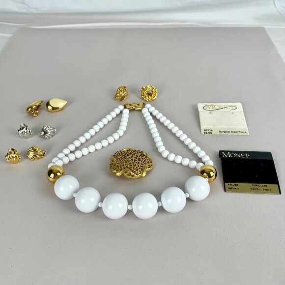 Set of 6 MONET Jewelry 4 Earrings, 1 Necklace In Gold & White Beads, 1 Brooch - Picture 3 of 13